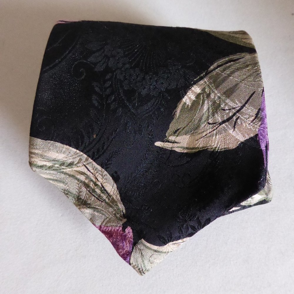 INDEX BRAND MENS 100% SILK BLACK FLORAL PATTERN TIE (PRE-OWNED)